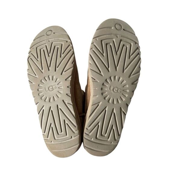 UGG Classic Gem Mini Bootie Boots Tan size 10 Suede - Picture 8 of 8